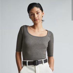 Everlane The Supima® Micro-Rib Scoop-Neck Tee in Heathered Fatigue